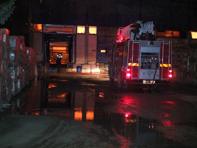 Eczacıbaşı Yapı Ürünleri Tesisinde yangın